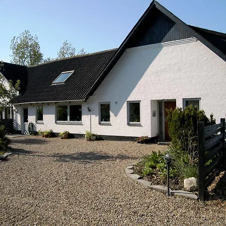Henne Ferie 2* Hennebjerg
